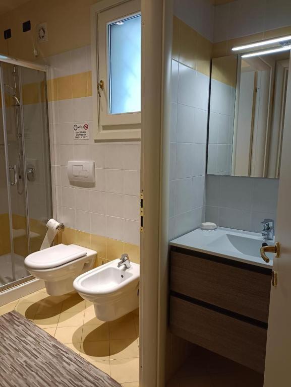 The Romantic Beach - Residence With Pool Manerba del Garda Bagian luar foto