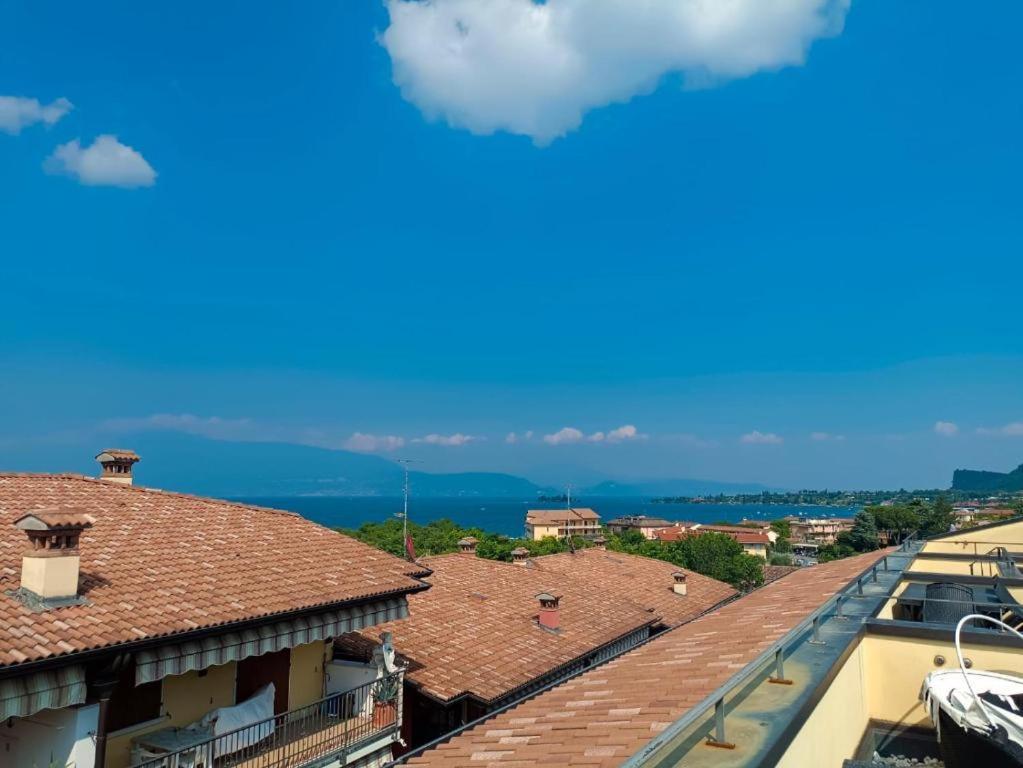 The Romantic Beach - Residence With Pool Manerba del Garda Bagian luar foto