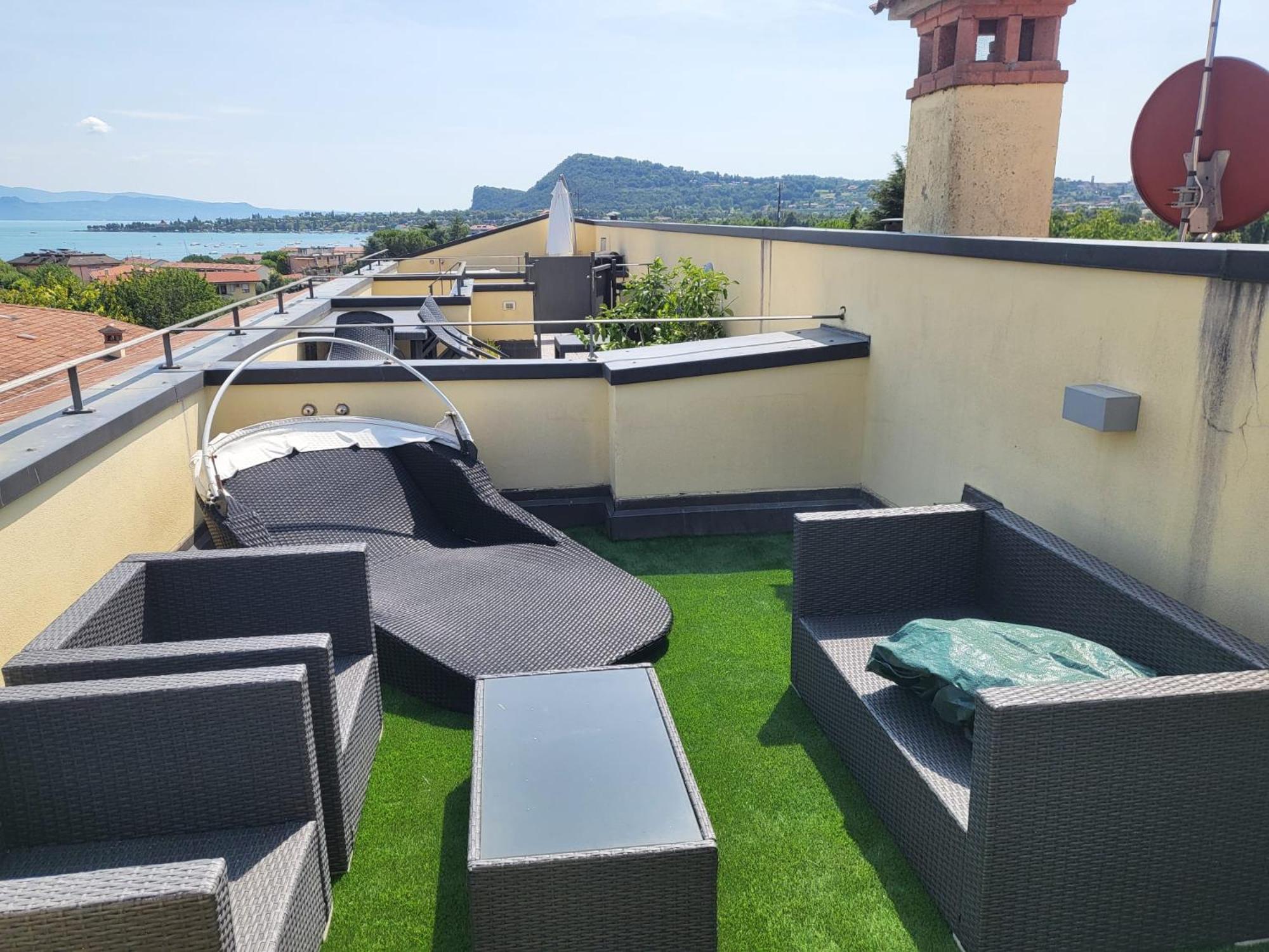 The Romantic Beach - Residence With Pool Manerba del Garda Bagian luar foto